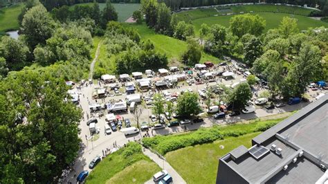 Zdjęcie 2 Jeszcze większy niż giełda staroci na Wirku Trwa Bytomski