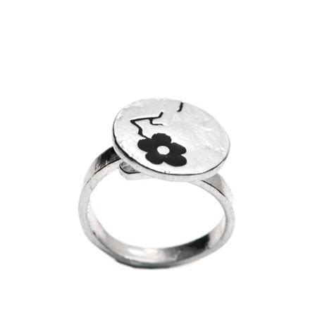 Petite bague réglable Fleurs de Cerisier noire en argent 925 Fleur de