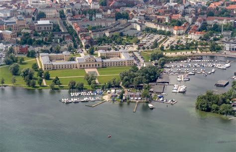 Schwerin von oben Gebäudekomplex des Ministerium für Bildung