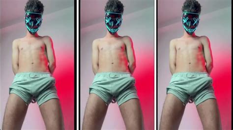 GARÇON MASQUÉ AVEC UN BEAU RENFLEMENT ET UNE GROSSE BITE EXHIBANT Pornhub Gay