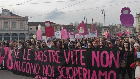 Torino Il Corteo Transfemminista Di Non Una Di Meno Contro La