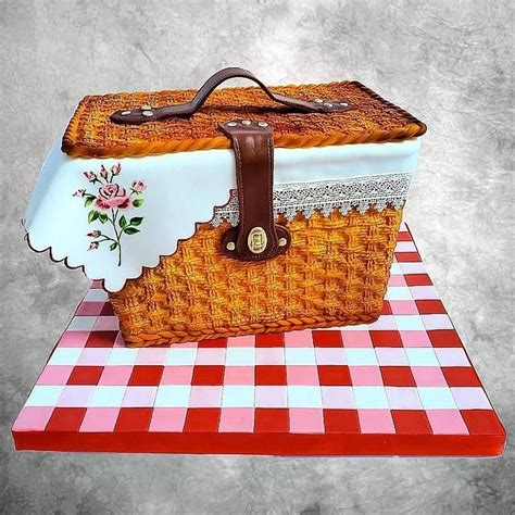 Picnic basket cake | Picnic basket, Picnic, Picnic cake