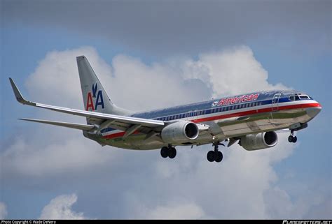 N972AN American Airlines Boeing 737 823 WL Photo By Wade DeNero ID