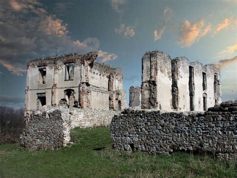 Ruins Of The Bodzentyn Castle Polish Castles And Palaces Poland