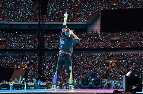 F De Coldplay Que Tatuou Data De Concerto Cancelado Torna Se Viral