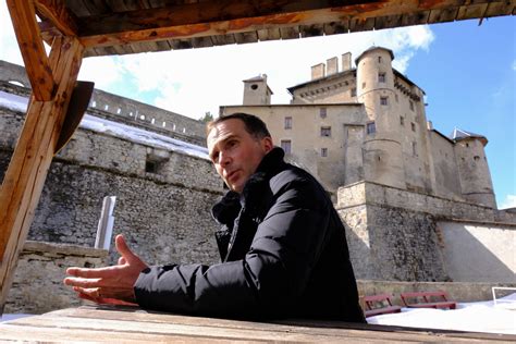 Hautes Alpes Fort Queyras à vendre dans les pas du châtelain