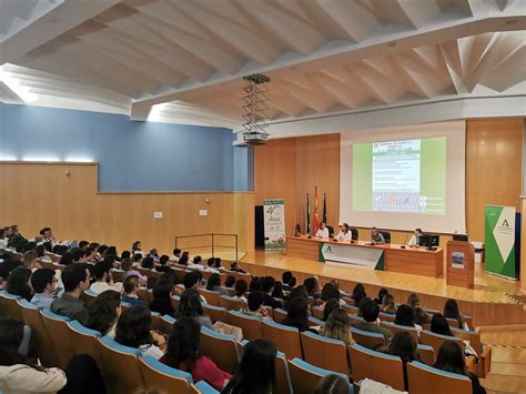 El Hospital De Valme De Sevilla Cuenta Con Gran Afluencia En Las