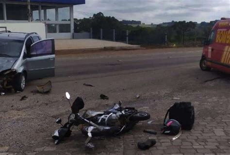 V Deo Mostra Grave Acidente Entre Carro E Moto No Rs