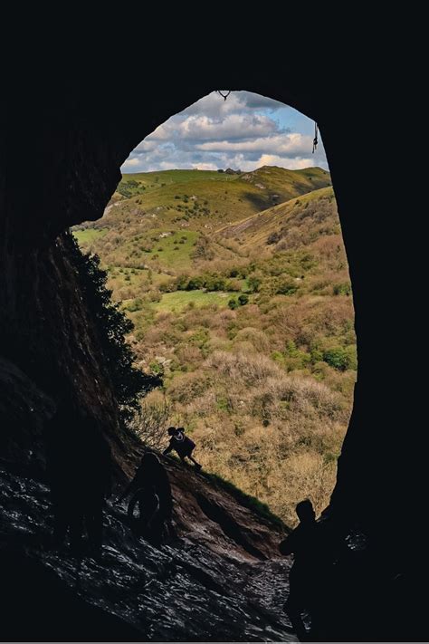 THOR'S CAVE CIRCULAR WALK IN THE PEAK DISTRICT