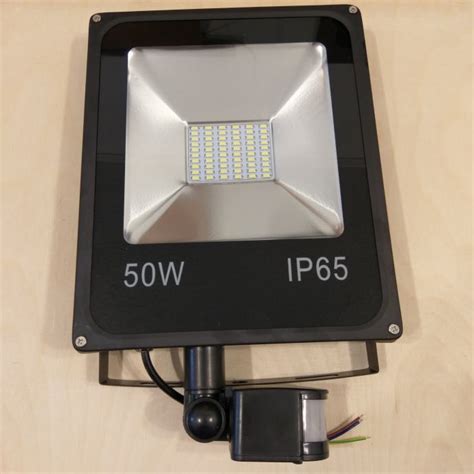 LED Reflektor Sa Senzorom 50W SMD