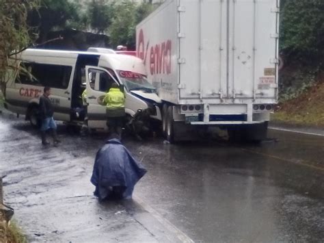 Accidente en la vía Calarcá Ibagué deja dos muertos y 16 heridos