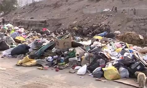 Vecinos De Comas Denuncian Acumulaci N De Basura En Principales Avenidas