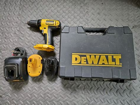 Dewalt Dc Cordless Drill Driver V Two Batteries Charger And