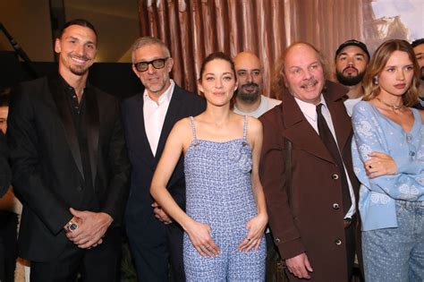 Marion Cotillard à Paris pour la première d Astérix et Obélix L Empire