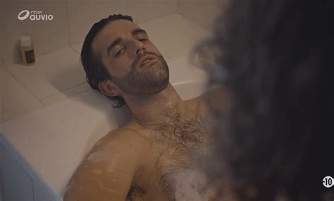 FRIEND JOINS HUNK IN TUB NOT NUDE BUT HOT ThisVid