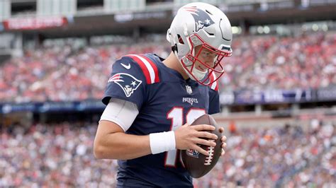 Patriots Mac Jones Telling Teammates He May Play In Week Vs Packers