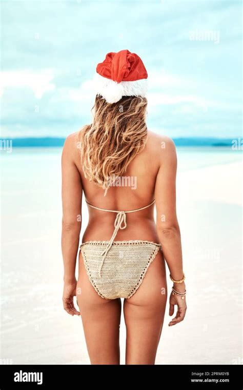 9 Hot Sexy Caravan Carolyn Bikini Pics