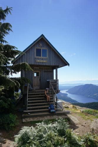 Sunshine Coast Trail-Tin Hat Hut Photo | 2022 Hiking Photo Contest ...