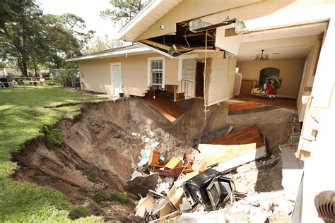 A mysterious sinkhole in winter haven florida has experts worried 7