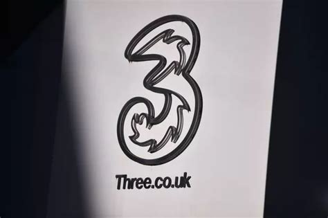 Three network down as mobile phone users unable to make calls - Daily ...