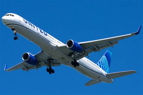 N78866 United Airlines Boeing 757 300 By Rafi G Aeroxplorer Photo Database