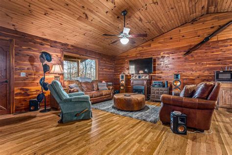 Top Romantic Cabins In Arkansas With Hot Tubs Cabin Trippers