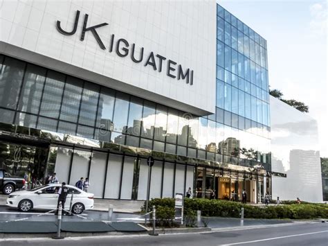 Shopping Jk Iguatemi Fotos - Facade of JK Iguatemi Mall in West Side of Sao Paulo Editorial Photo ...