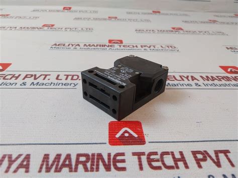 Schmersal Az Zvk M Safety Switch Ip Aeliya Marine