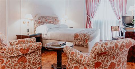 The Junior Suite of Hotel De La Ville awaits you in Florence