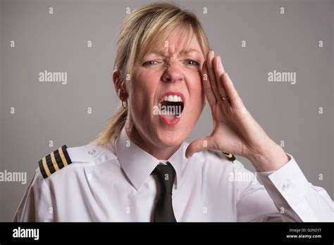 Officier En Uniforme Banque De Photographies Et Dimages à Haute