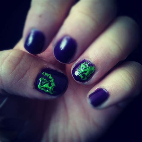 Halloween spider web nails | Halloween spider web, Halloween spider, Nails