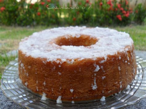 Bolo De Banana E Coco Calda De Coco Cozinhando O 7