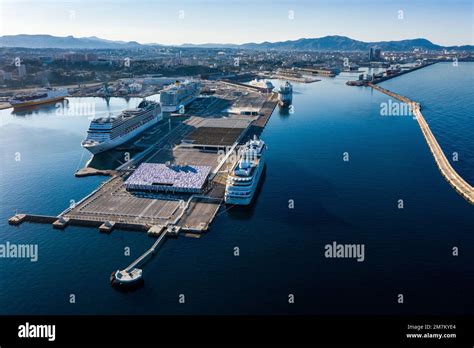 Marseille (south-eastern France): cruise liners alongside the quay in the Great seaport of ...