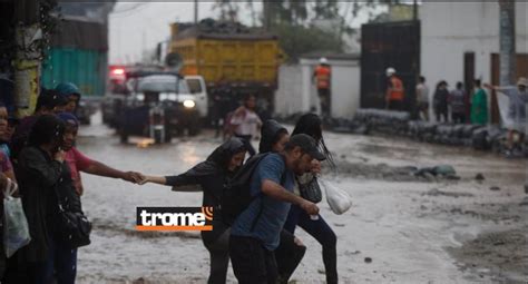 Lluvias ciclón Yaku Perú Huaicos rescates alerta roja en Lima muchos