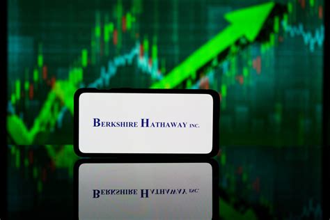 Compania Lui Warren Buffett Berkshire Hathaway I A Redus Semnificativ