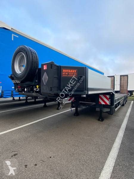 Semi Remorque Lecitrailer Porte Engins Porte Engin Dont Un Auto Vireur