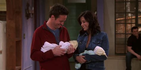 Friends: 10 Most Important Chandler And Monica Episodes