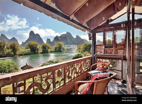 Yangshuo Mountain Retreat Rooms, Yangshuo China Hotels Stock Photo - Alamy