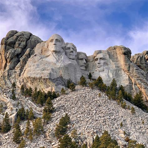 mount rushmore hidden face