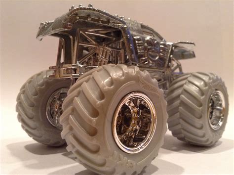 JULIAN S HOT WHEELS BLOG Max D Maximum Destruction Monster Jam Truck 2017 Silver Collection