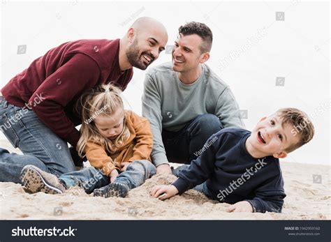 imágenes de Gay husbands Imágenes fotos y vectores de stock Shutterstock