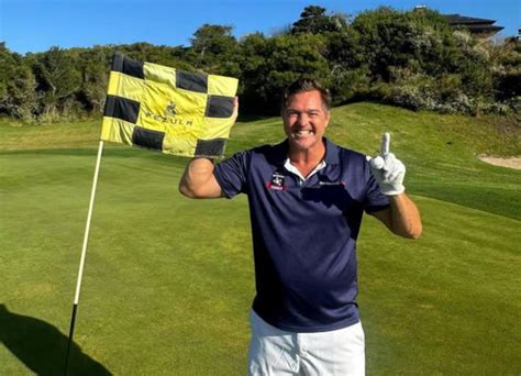 springbok great percy montgomery   hole   picture