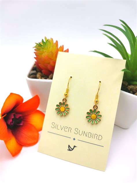 Daisy Dangle Earrings Green Daisy Charms Gold Folksy