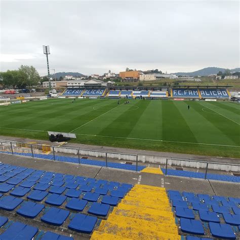 Revisões para Municipal Stadium Famalicão em Vila Nova de Famalicão, Braga