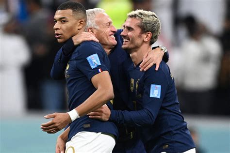 Photo Didier Deschamps Entraineur Et Sélectionneur De Léquipe De