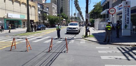 Manifestação bloqueia Avenida Getúlio Vargas no Menino Deus