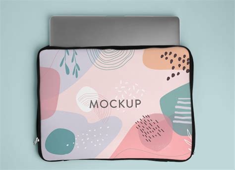 Premium Psd Close Up On Floating Laptop Mockup