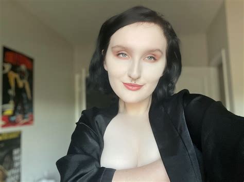 do you like 18 year old french teens? | Scrolller