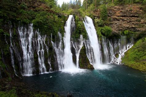 McArthur-Burney Falls: A Mesmerizing Waterfall in Northern California ...