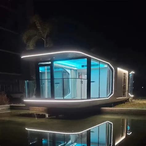 Smart Removable Homes Prefab Capsule House With Bathroom Sunshine Room